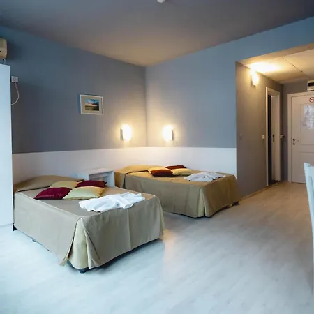 מלון Sun Palace סאני ביץ'