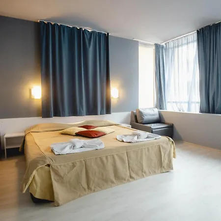 מלון Sun Palace סאני ביץ'